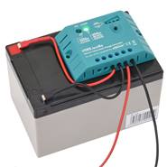 Batterie plomb-feutre de VOSS.farming 12 volt - 12 Ah avec régulateur de charge