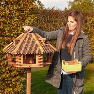 Maison pour oiseaux, très grand modèle, en bois de VOSS.garden « Feuillage d"automne » avec support massif - hauteur totale 1,45 m