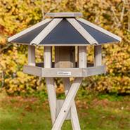 « Norje » de VOSS.garden - maison pour oiseaux de qualité supérieure, avec support croisé, bois blanc