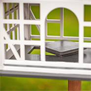 « Lindau » de VOSS.garden - grande maison pour oiseaux, style colombages, sans support