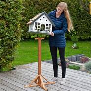 « Lindau » de VOSS.garden - grande maison pour oiseaux, style colombages, avec support
